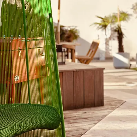 Lepois & 5 Etoiles Au Coeur De *