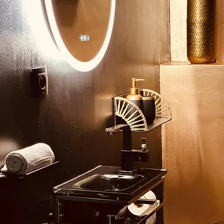 Lepois & 5 Etoiles Au Coeur De *