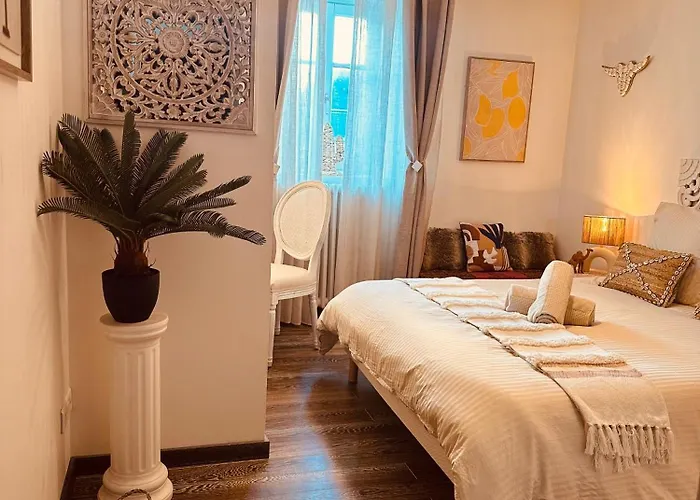 Lepois & 5 Etoiles Au Coeur De ナンシー